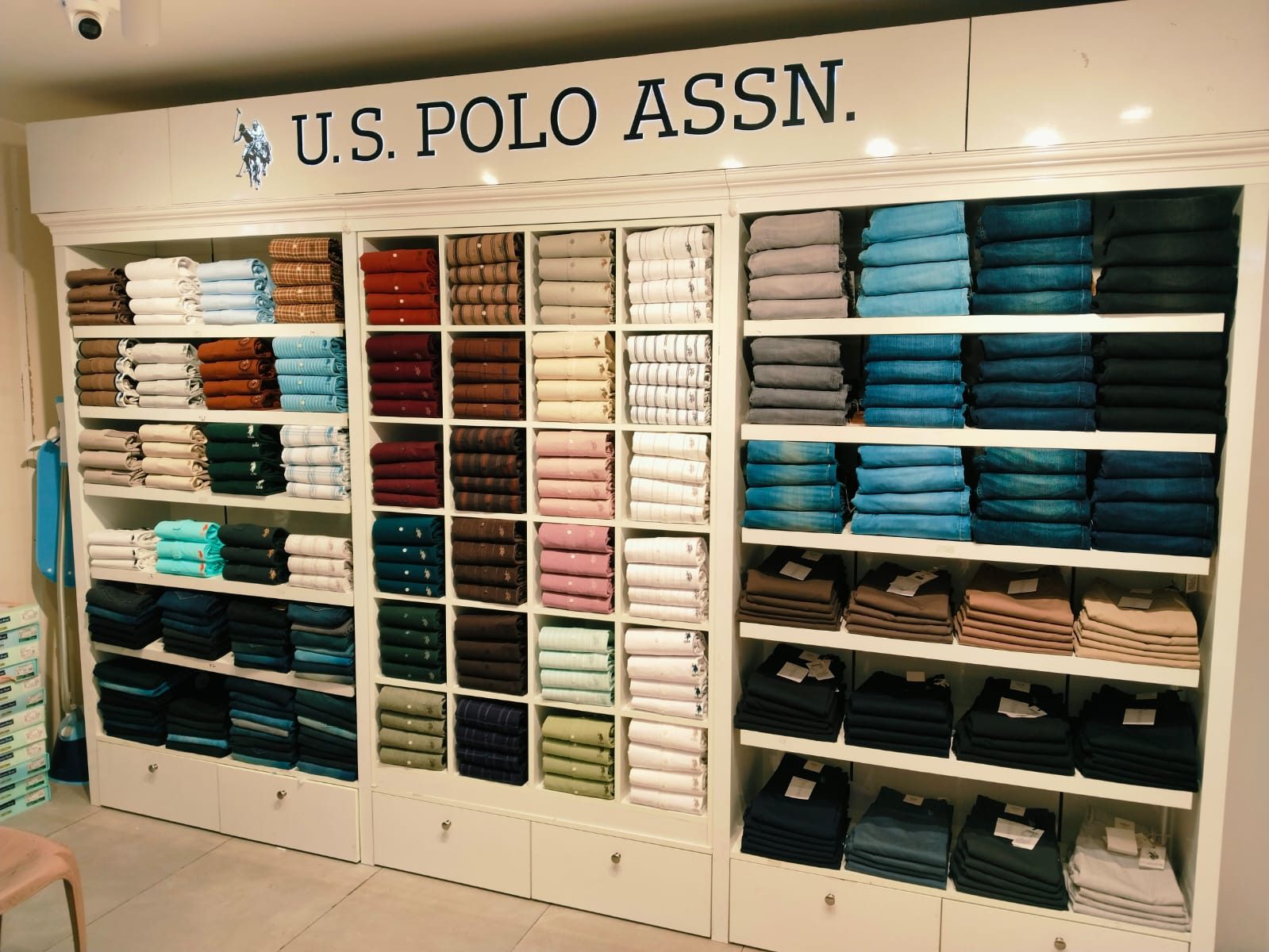 MENZ store display